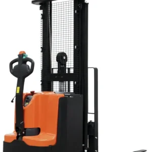 Noblelift Straddle leg electric stacker