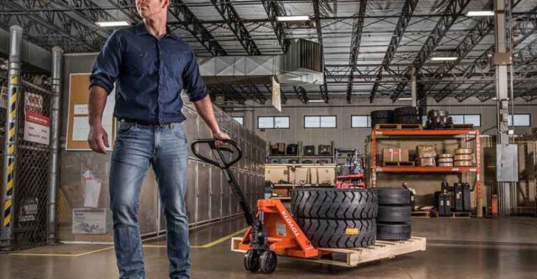 Blog post - How To Use a Pallet Jack the Correct Way