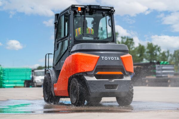 Integrated Mid Electric Pneumatic Forklift - Image 3