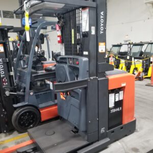 Toyota Electric 8-Series Order Picker (8BPU15-300)